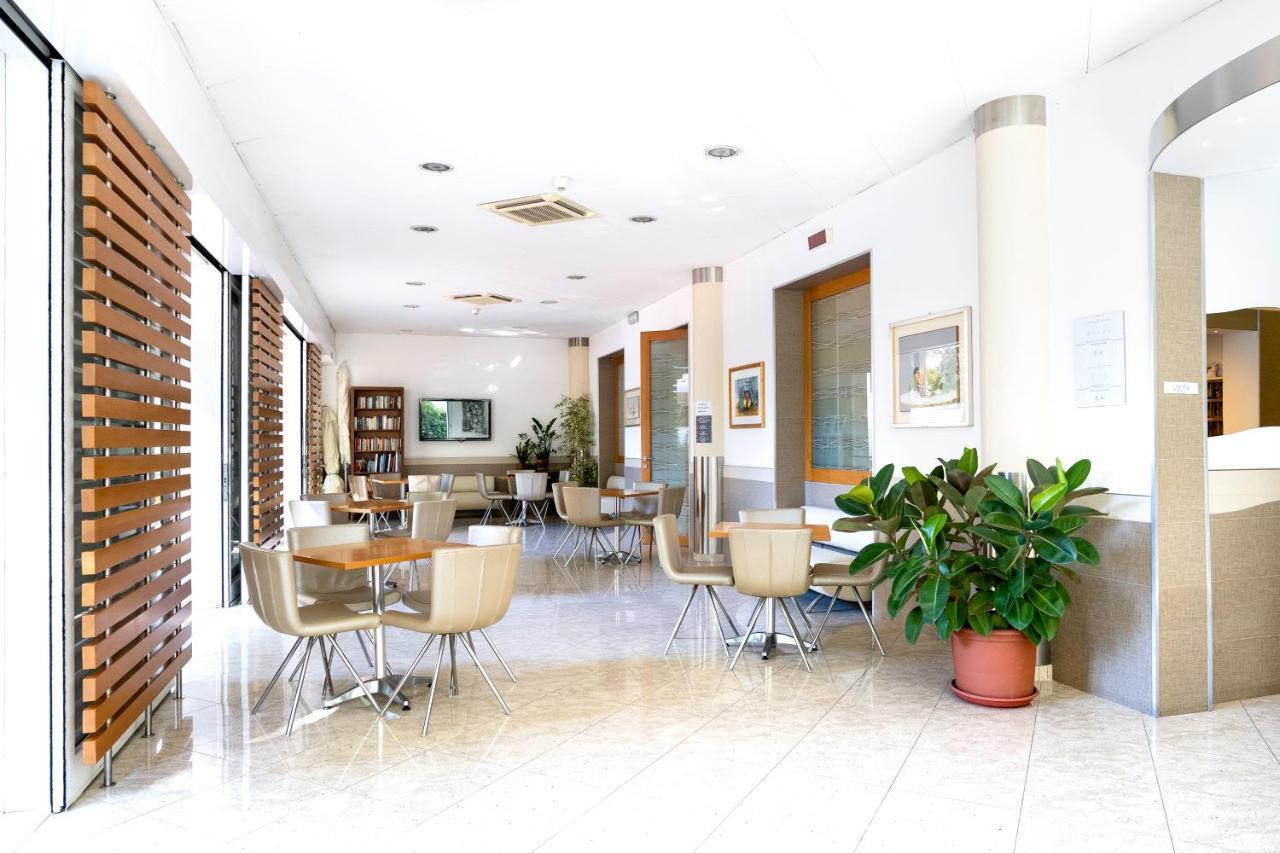 Hotel Angelus Ріміні Екстер'єр фото