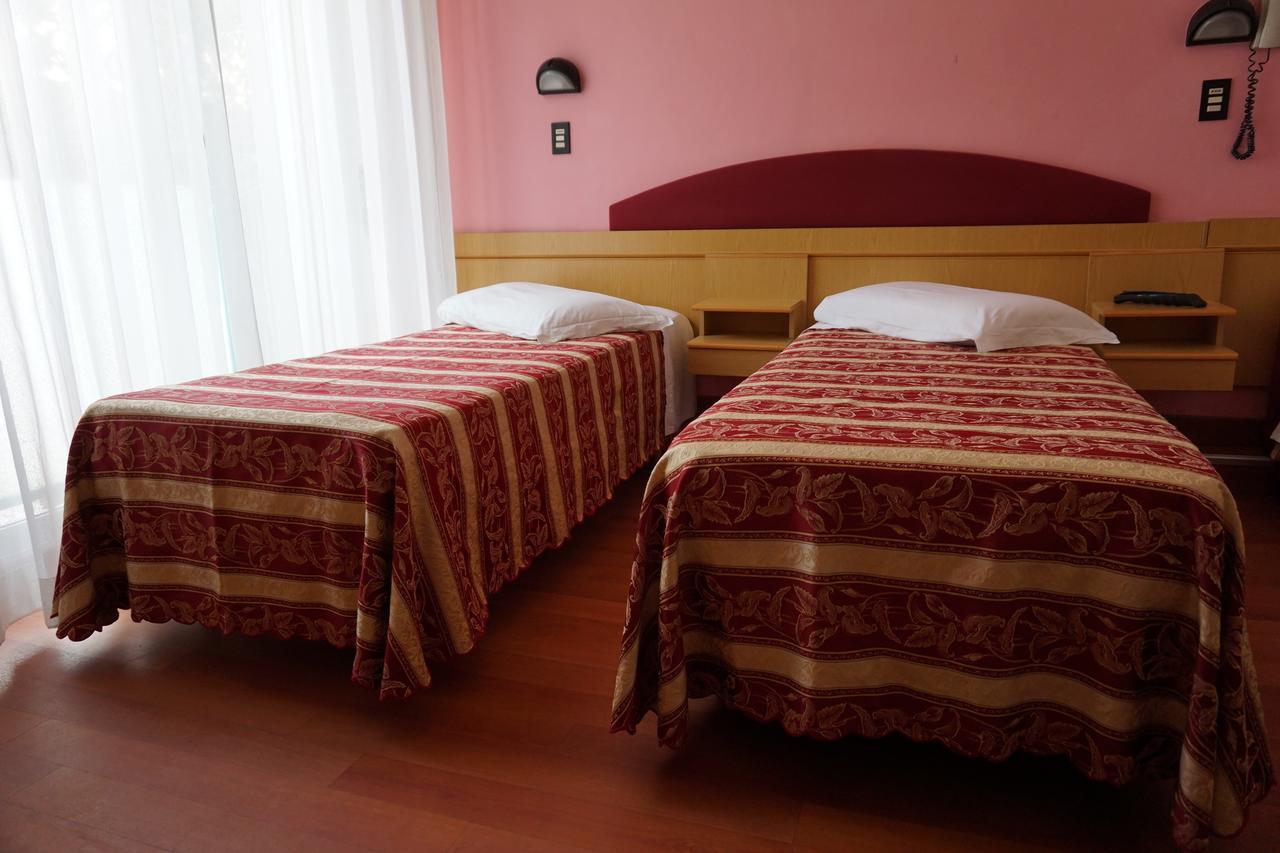 Hotel Angelus Ріміні Екстер'єр фото